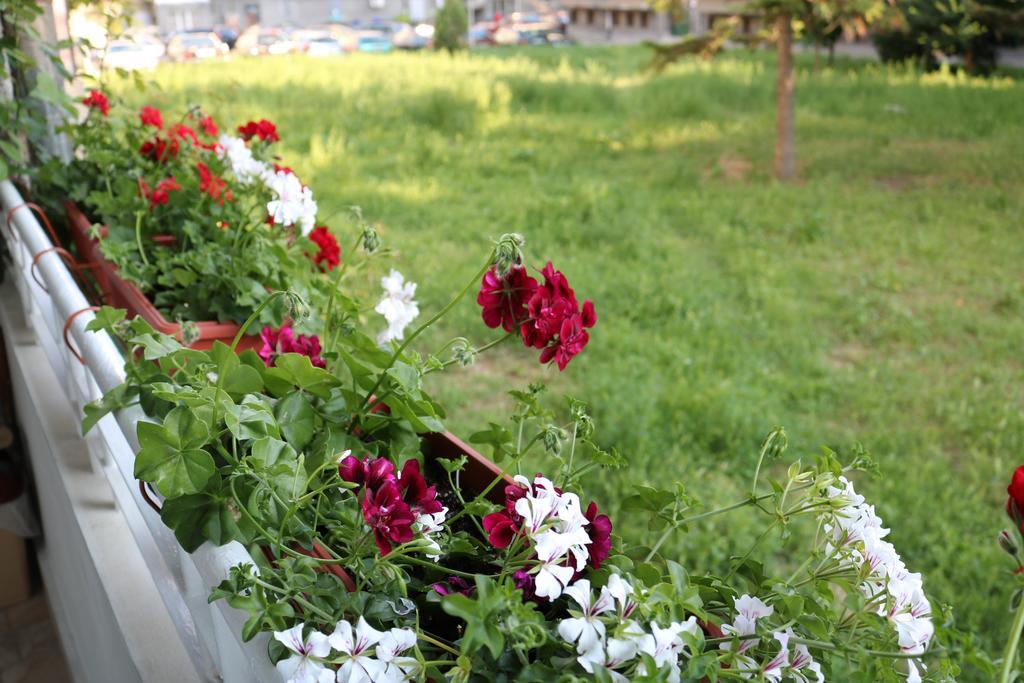 Central Varna Apartment - Lets4Holiday Exterior foto